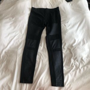 Express- Black motto leggings